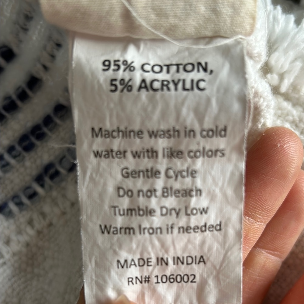 Knit Throw Blanket - Picture 9 of 10